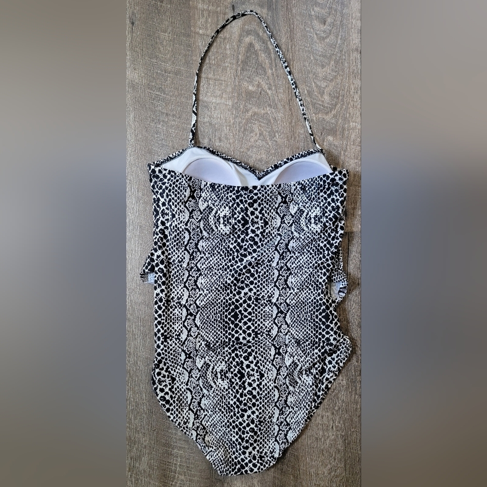 Boston Proper Twist Tummy One-Piece Swimsuit Women's 16 Snake Print Slimming EUC - Picture 2 of 8